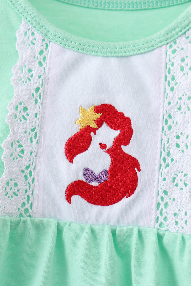 Green character embroidery ruffle bubble