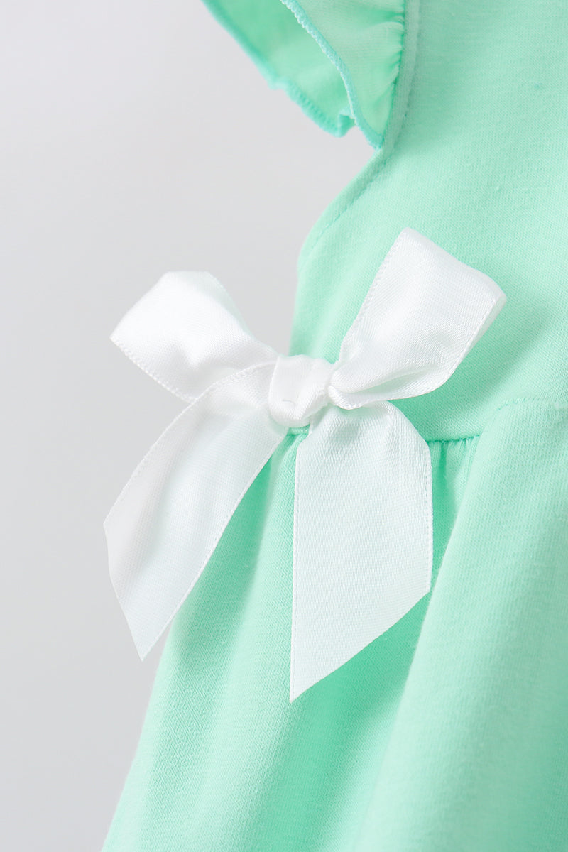 Green character embroidery ruffle bubble