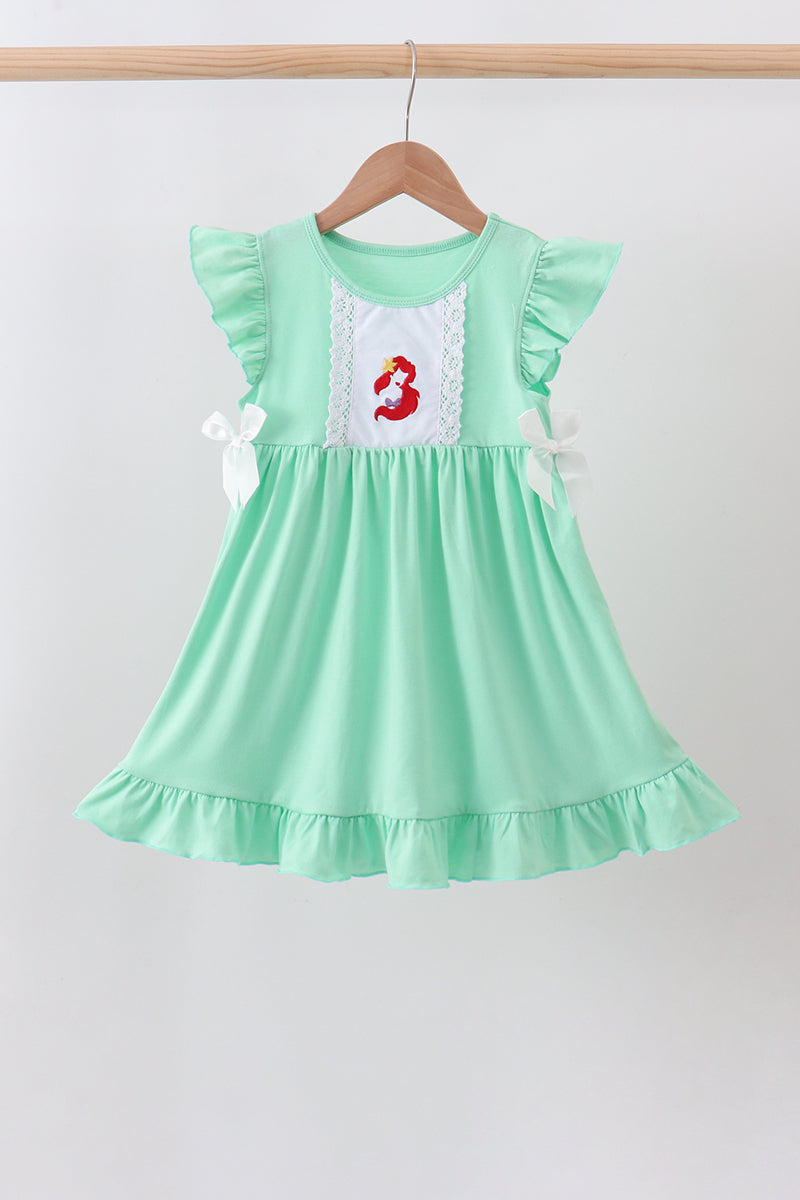 Green character embroidery ruffle dress